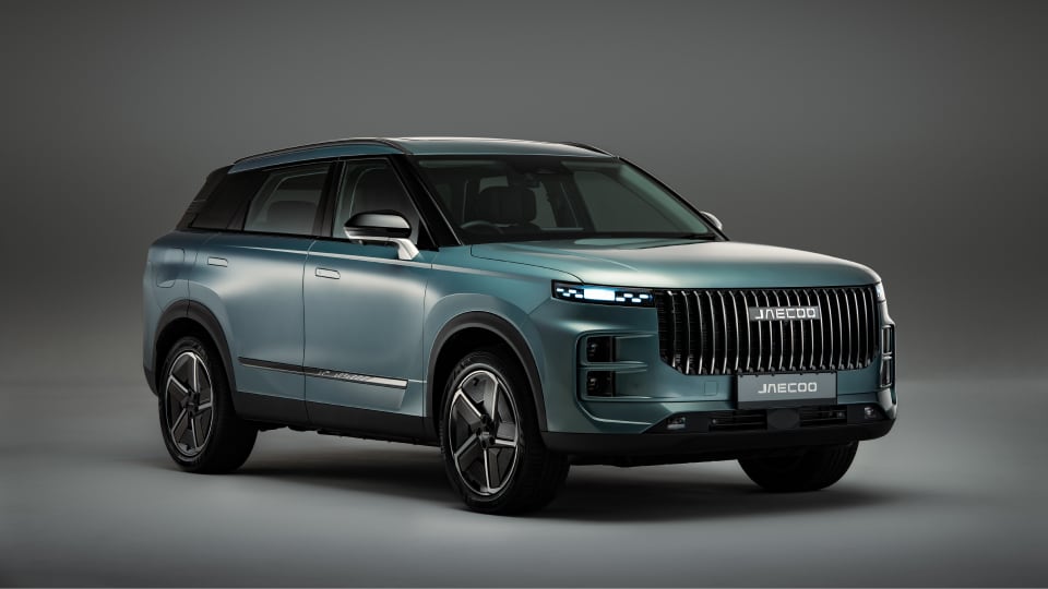 Front angled view of Jaecoo vehicle